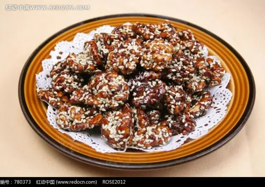 琥珀桃仁，香甜酥脆，绝对让你一口接一口停不下来