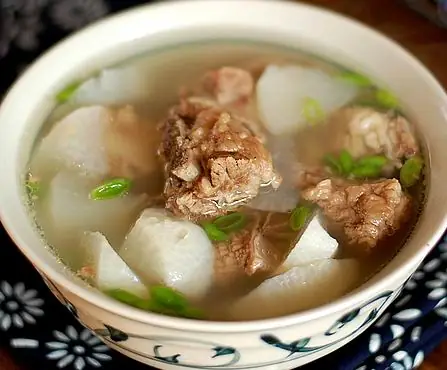 小编就和大家分享牛骨头萝卜汤的做法，味道鲜美营养