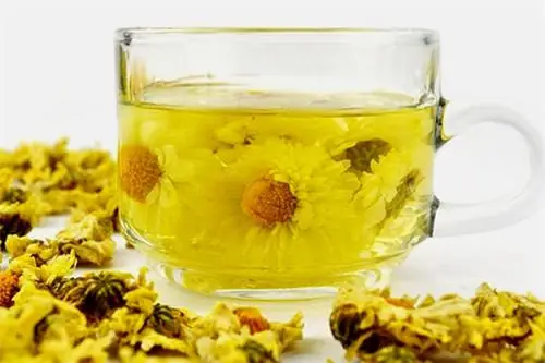 菊花茶，具有清热解毒、明目养颜的功效