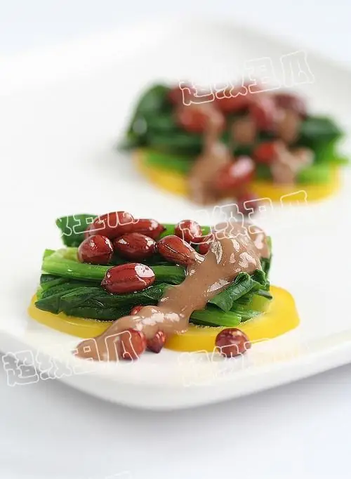 色香味俱佳的家常美味果仁菠菜的简单做法