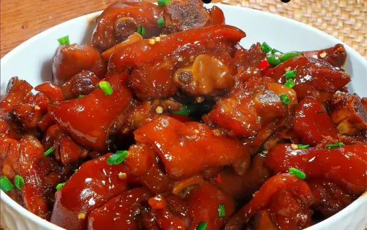 肉质鲜美，胶原蛋白丰富的红烧猪脚怎么做更好吃