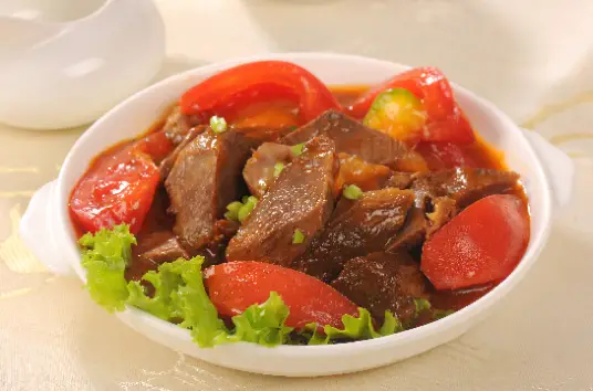 做法实在简单的番茄牛肉，汁浓味香，酸甜可口