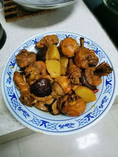 土豆香菇炖鸡腿