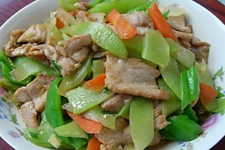 让我们一起来学习制作这道美味的莴笋炒肉