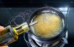 一锅好喝又养胃的小米南瓜粥怎么做？