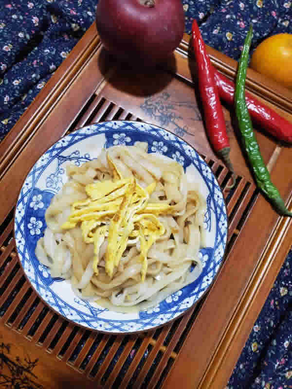 河粉的做法推荐之蚝油拌河粉
