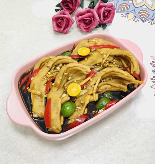 酸辣鸭脚的做法，越啃越过瘾