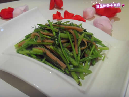 质地紧密且富有弹性的火腿怎么做？