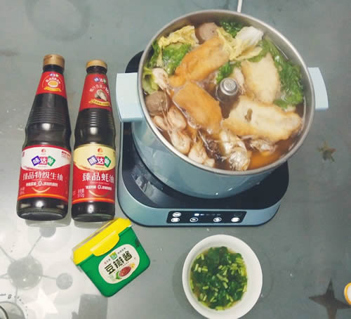 火爆朋友圈的酱香火锅大家尝试过了吗？