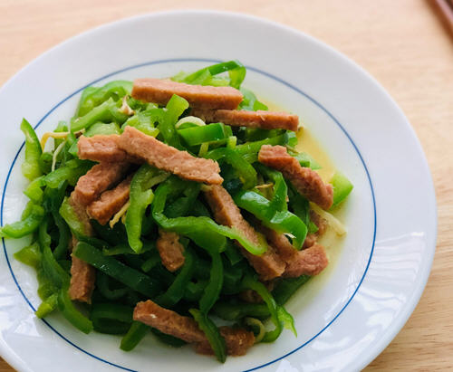 青椒炒OmniPork新餐肉，味道还真的特别香