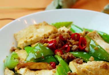 家常炒豆腐，简单美味，家的味道