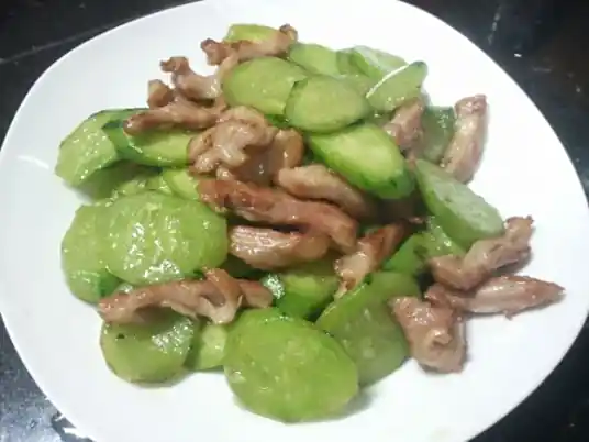 青瓜肉丝的做法，既能清热解暑，又能满足味蕾