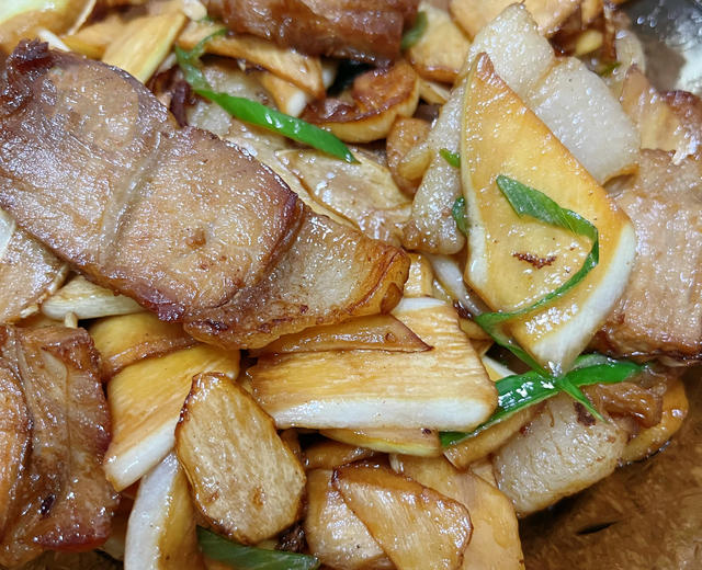 家常美味茭白炒肉，色香味俱全的春季佳肴