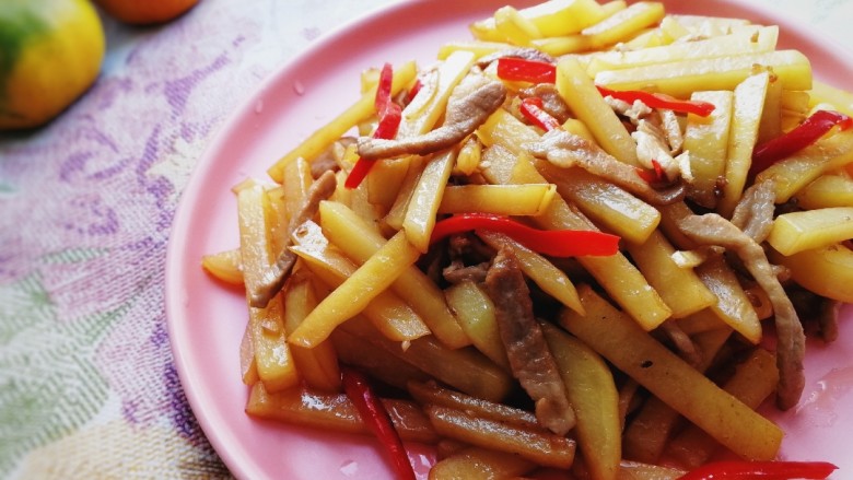 土豆炒肉丝口味鲜香，健脾开胃