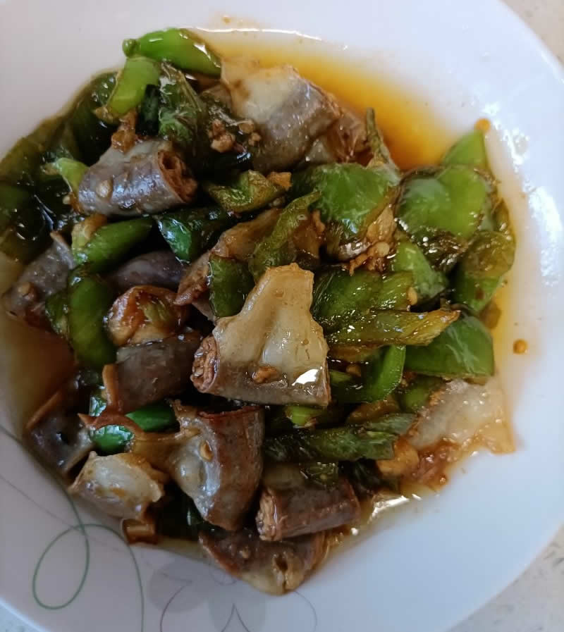 辣椒炒粉肠这样做既下饭又美味馋人