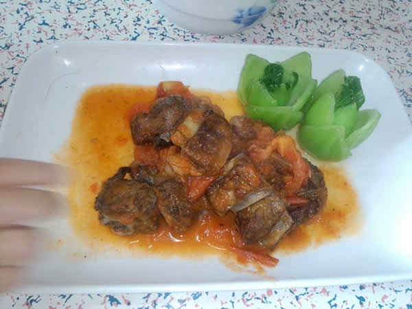 番茄炖排骨，番茄的酸爽，排骨的软糯，开胃又营养