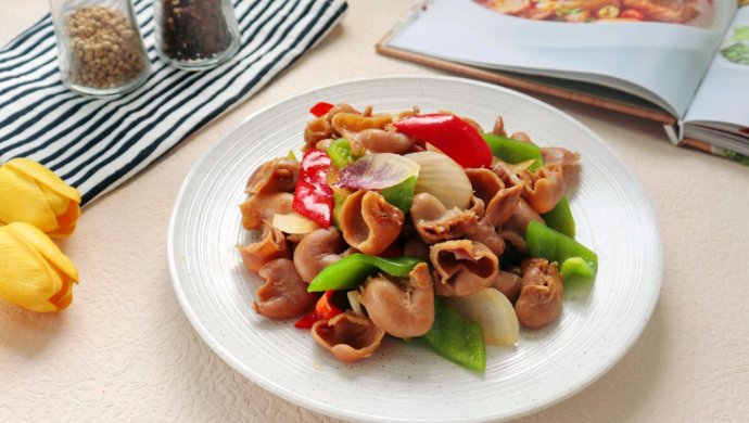 清新一夏，掌握鲜榨果汁的秘诀