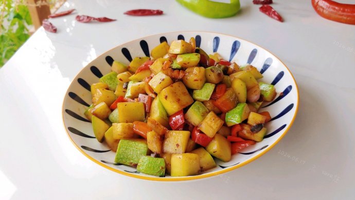 探索墨鱼仔的烹饪奥秘，家常与创意兼备的做法大全